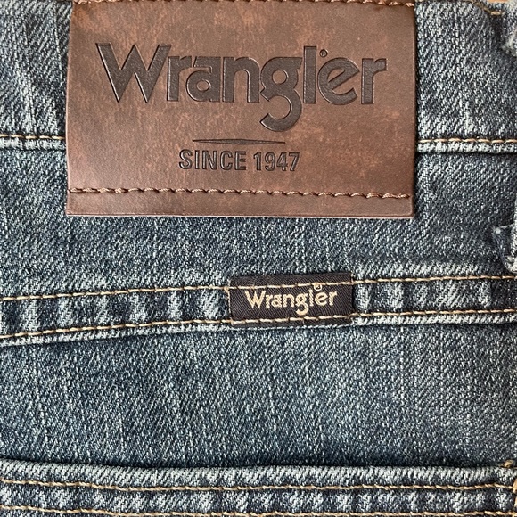 Wrangler Relaxed Fit Jeans Size 42 x 30 In Excellent Condition - Picture 7 of 11